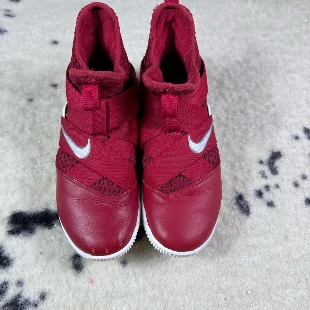 Nike Men's Lebron Red Soldier 12 Basketball Sneaker Shoes Size 7.5